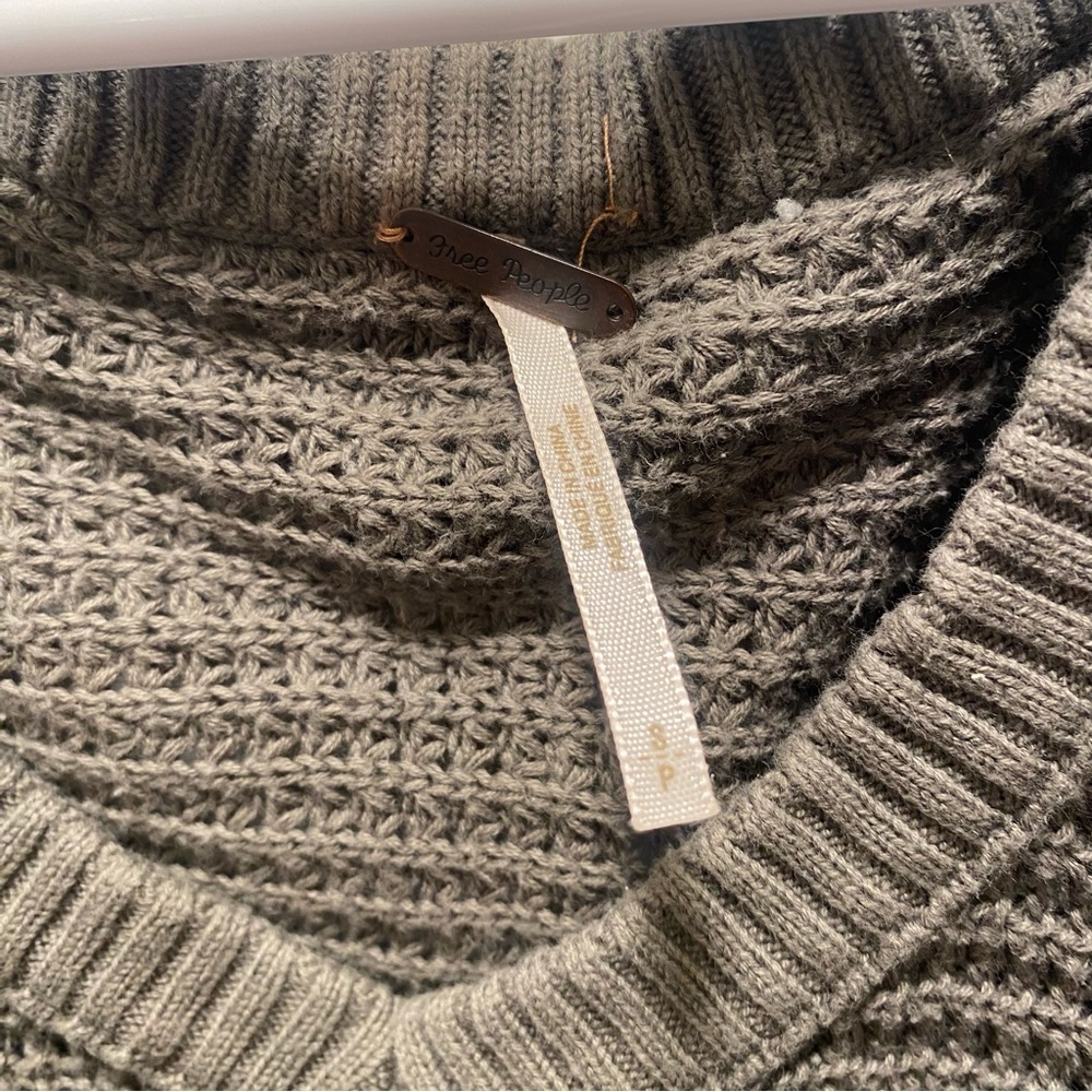 Free People moonshine green cold shoulder frayed hem knit sweater - Picture 3 of 4